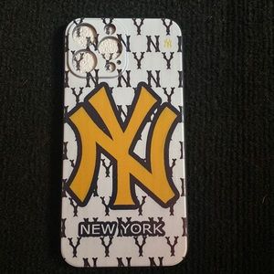iPhone 13 Pro Max New York case